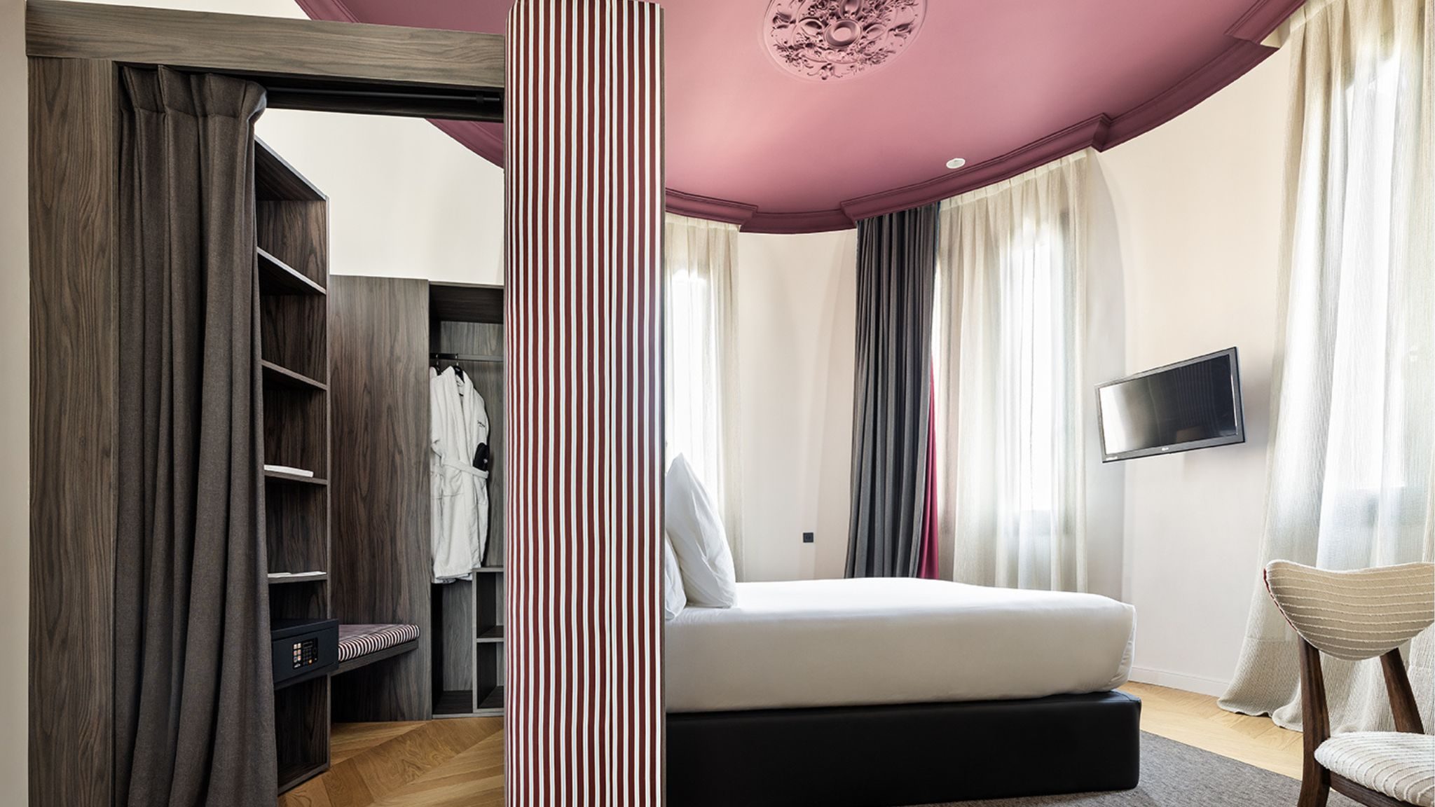 room-one-shot-luchana-madrid-city-centre