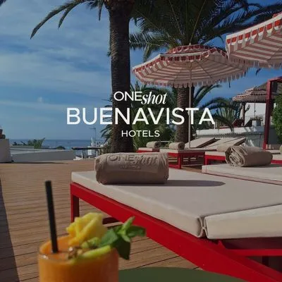 one-shot-buenavista-hotel-en-santa-eularia-ibiza-con-piscina